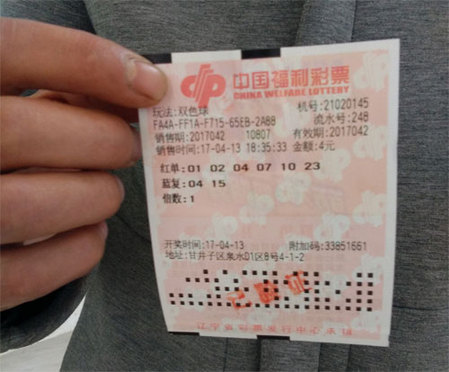 她是女主角不假，可是平心而论，从张雨绮还算不错的表示，和全片对田小娥这个脚色的戏份分派来看。